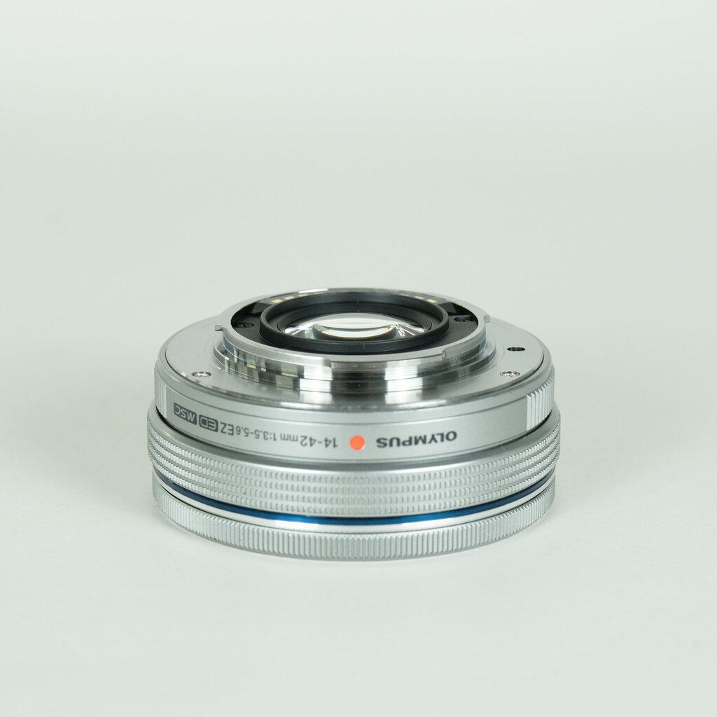 OLYMPUS M.ZUIKO DIGITAL ED 14-42mm F3.5-5.6 EZ シルバーの出品