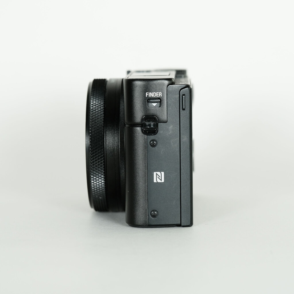 SONY Cyber-shot DSC-RX100M7