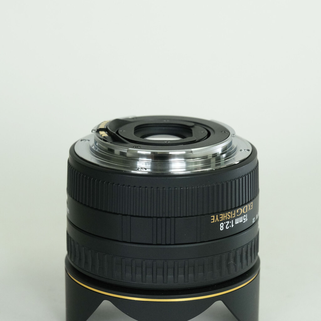SIGMA 15mm F2.8EX DG DIAGONAL FISHEYE (キヤノンEF用) SIGMA 15mm F2.8EX DG DIAGONAL FISHEYE (キヤノンEF用)