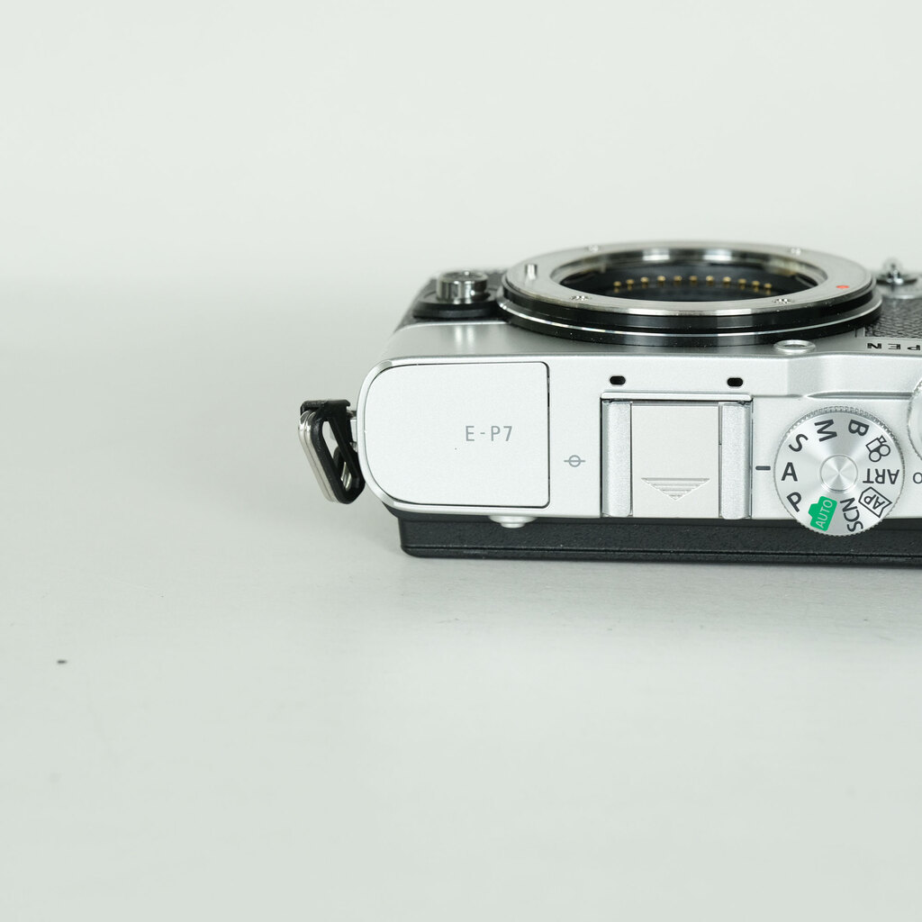 OLYMPUS PEN E-P7