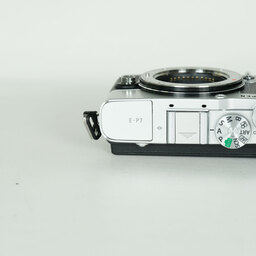 OLYMPUS PEN E-P7