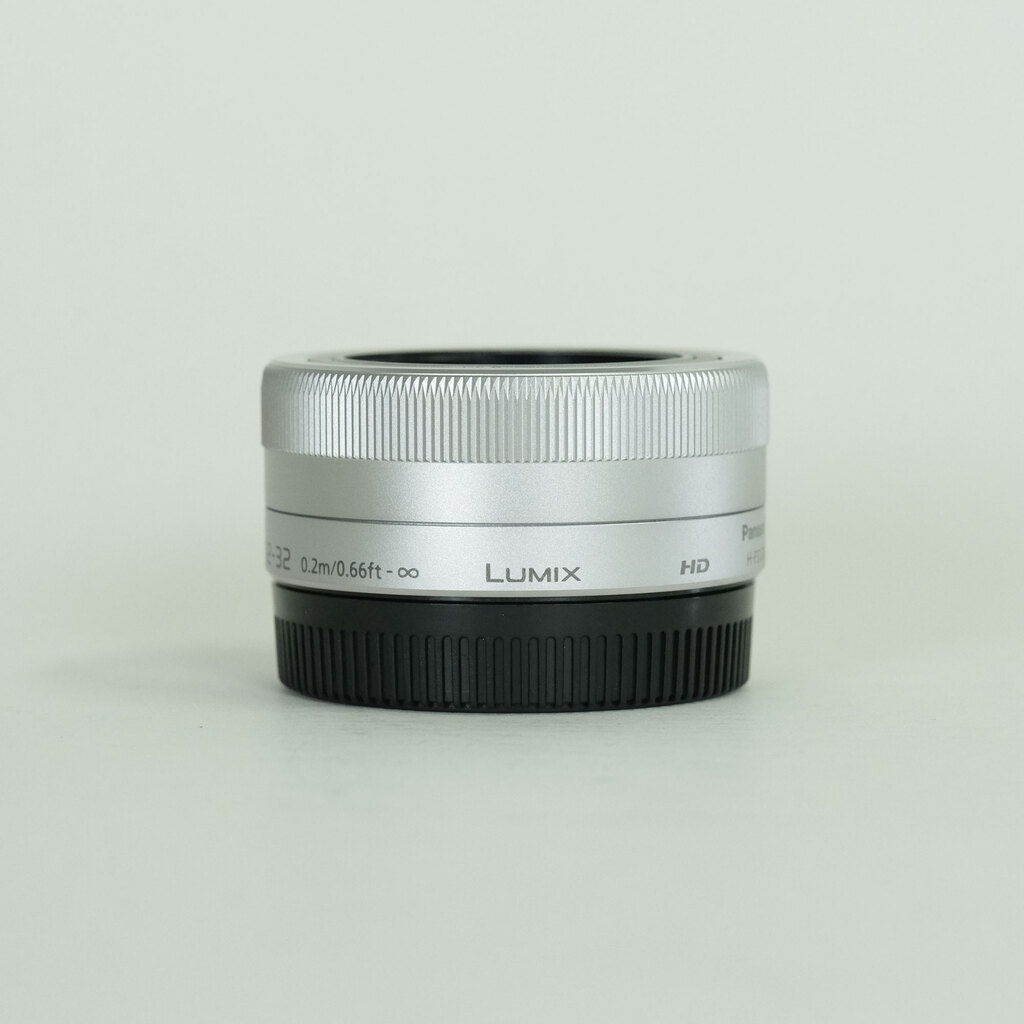Panasonic LUMIX G VARIO 12-32mm / F3.5-5.6 ASPH. / MEGA O.I.S.