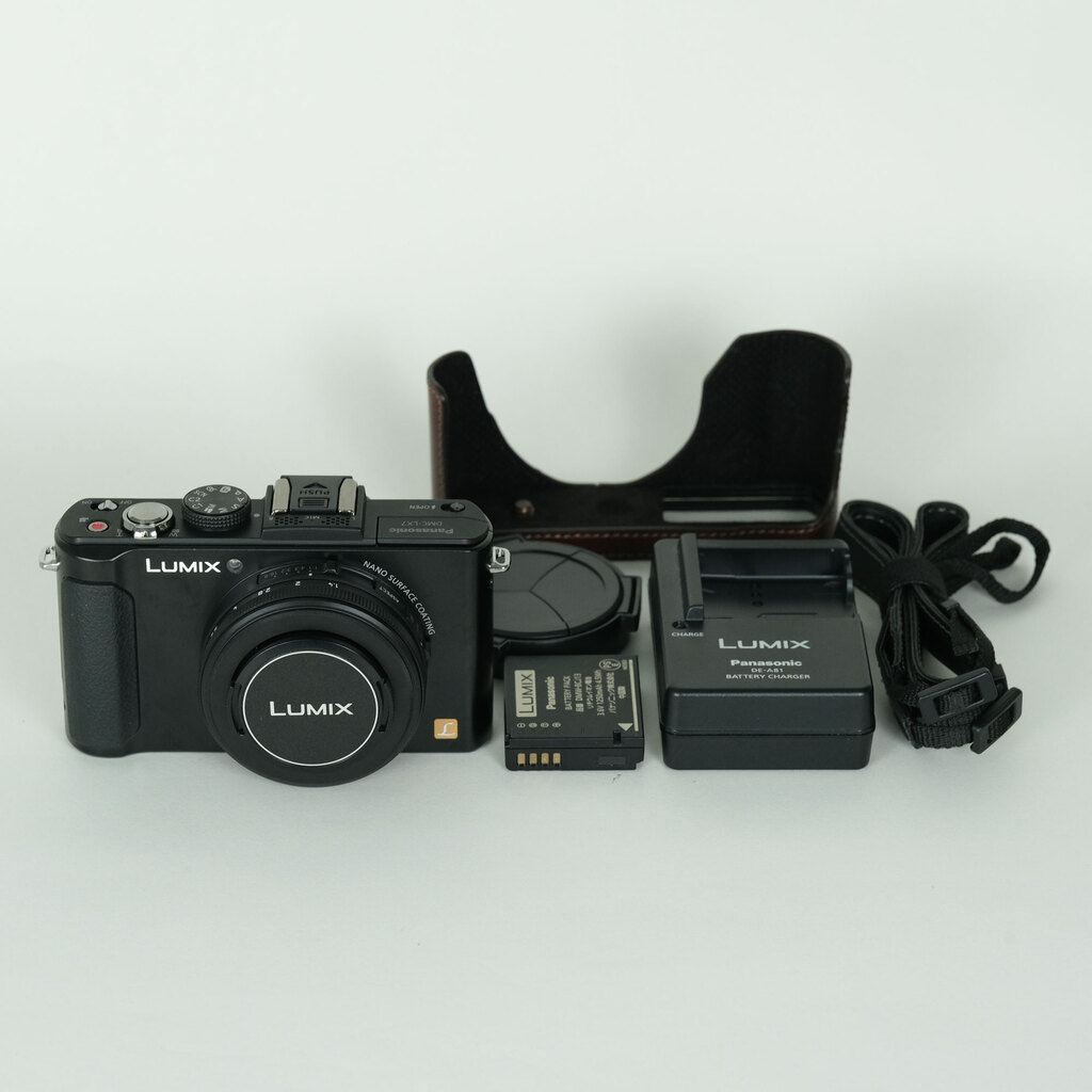 Panasonic LUMIX DMC-LX7 本体 セット Panasonic LUMIX DMC-LX7-K ブラックの出品 | ONE SCENE（ワンシーン）