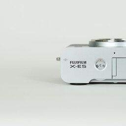 FUJIFILM X-E5