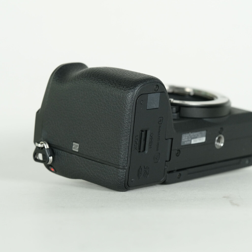 SONY α6600（ILCE-6600）の出品 | ONE SCENE（ワンシーン）