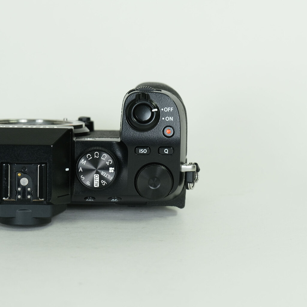 FUJIFILM X-S10