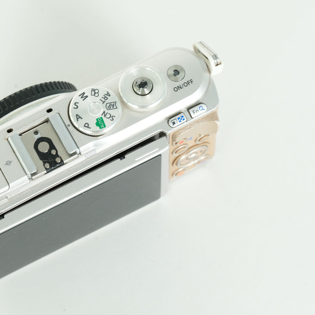 OLYMPUS PEN E-PL9