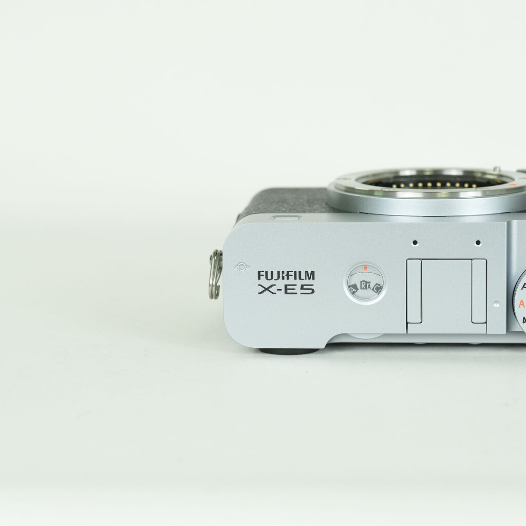 FUJIFILM X-E5
