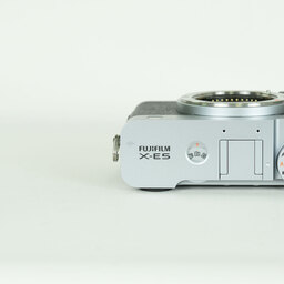 FUJIFILM X-E5