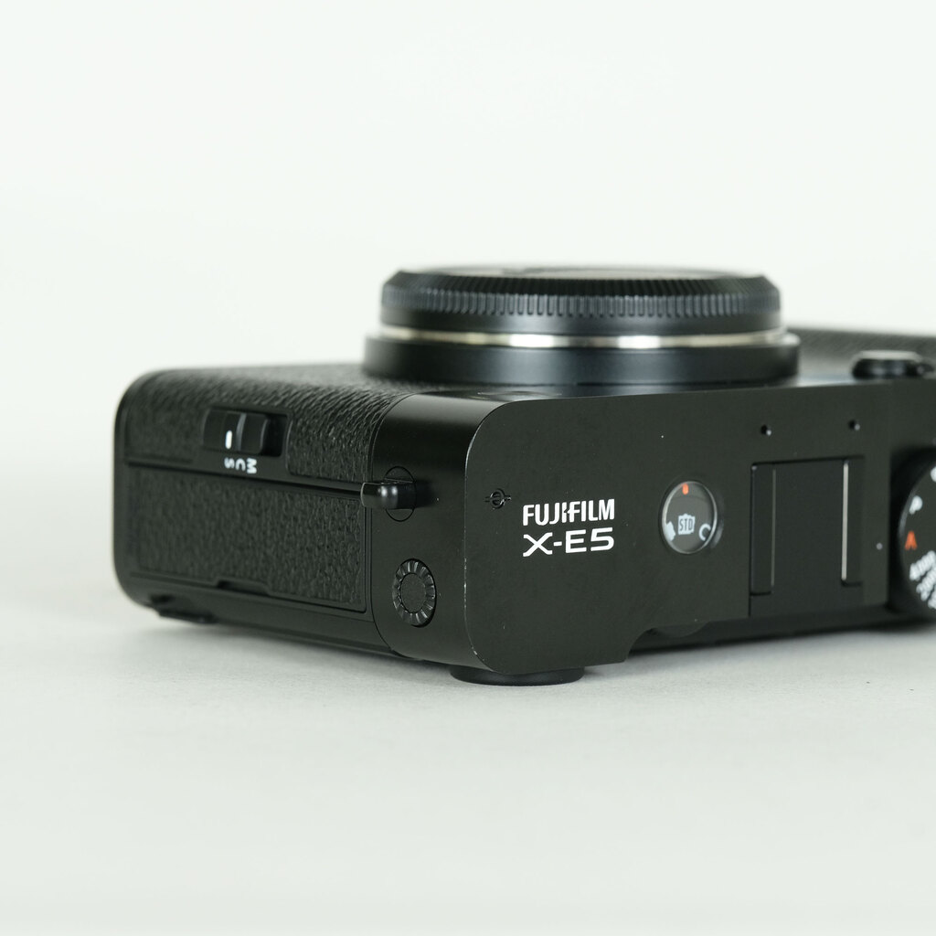 FUJIFILM X-E5