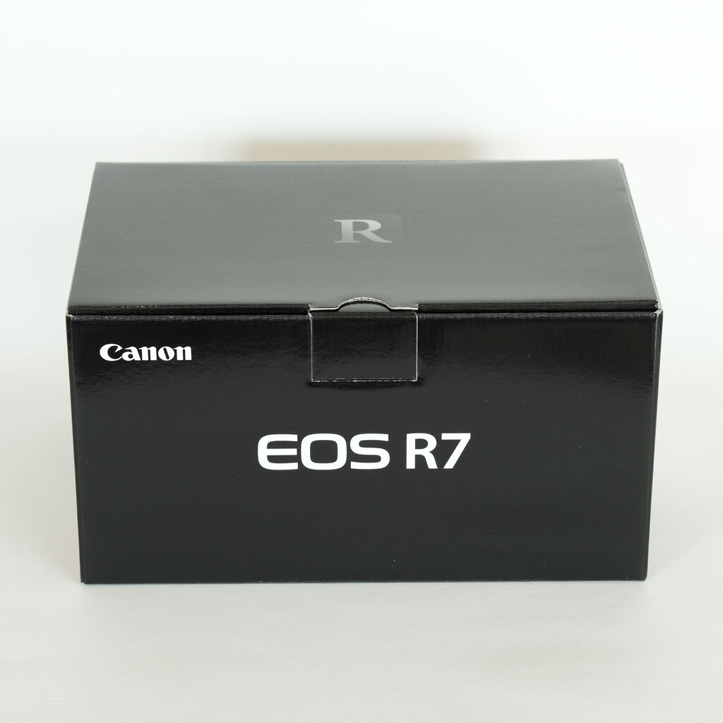 Canon EOS R7
