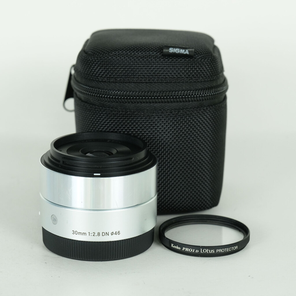 SIGMA A 30mm F2.8 DN (ソニーE用)シルバーの出品 | ONE SCENE（ワン