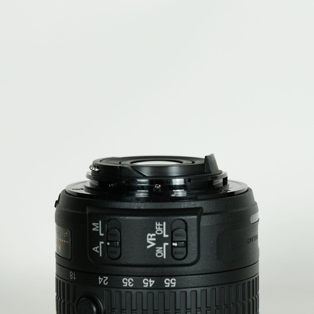 Nikon AF-S DX NIKKOR 18-55mm f3.5-5.6G VR II Nikon AF-S DX NIKKOR 18-55mm f3.5-5.6G VR II