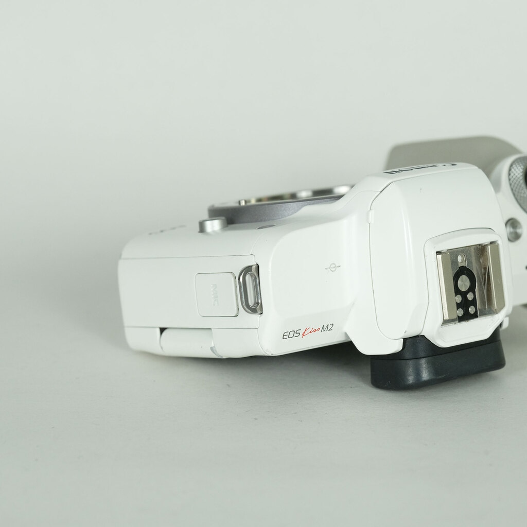 Canon EOS Kiss M2