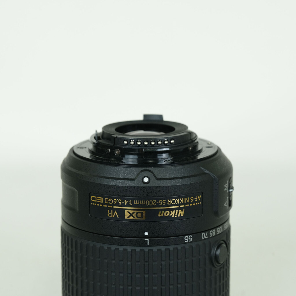 Nikon AF-S DX NIKKOR 55-200mm F4-5.6G ED VR II Nikon AF-S DX NIKKOR 55-200mm F4-5.6G ED VR II