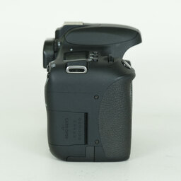 Canon EOS 8000D