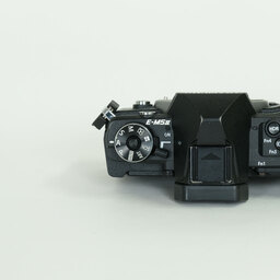 OLYMPUS OM-D E-M5 Mark II