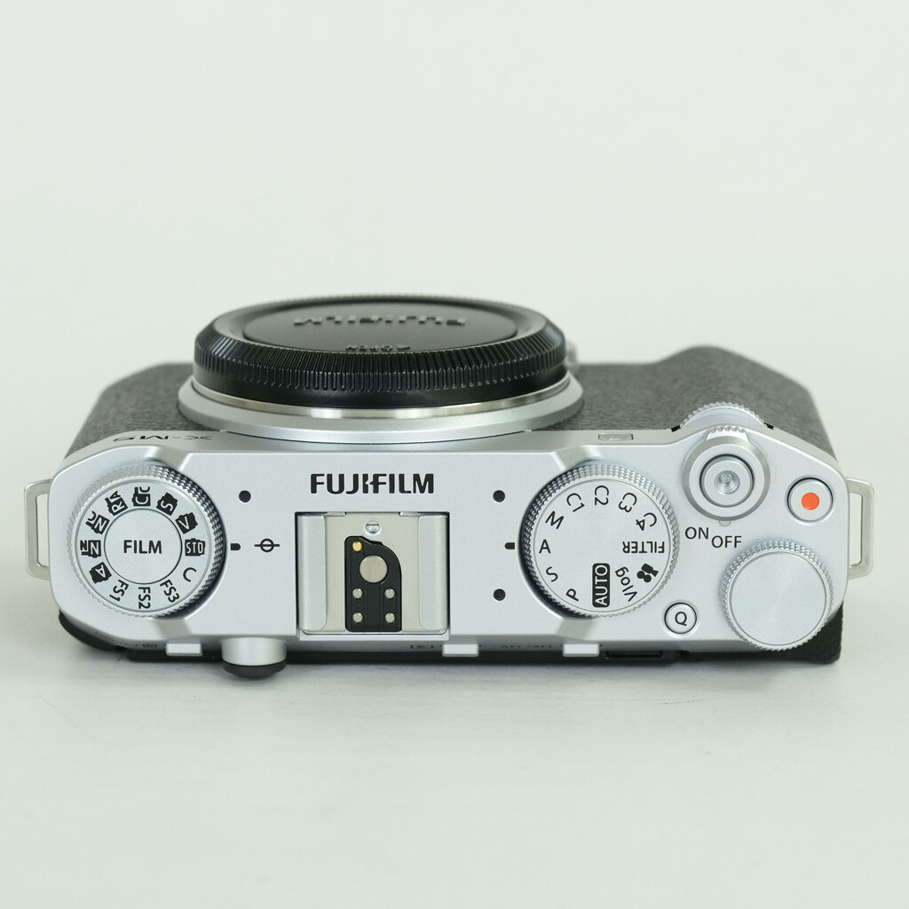 FUJIFILM X-M5