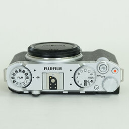 FUJIFILM X-M5