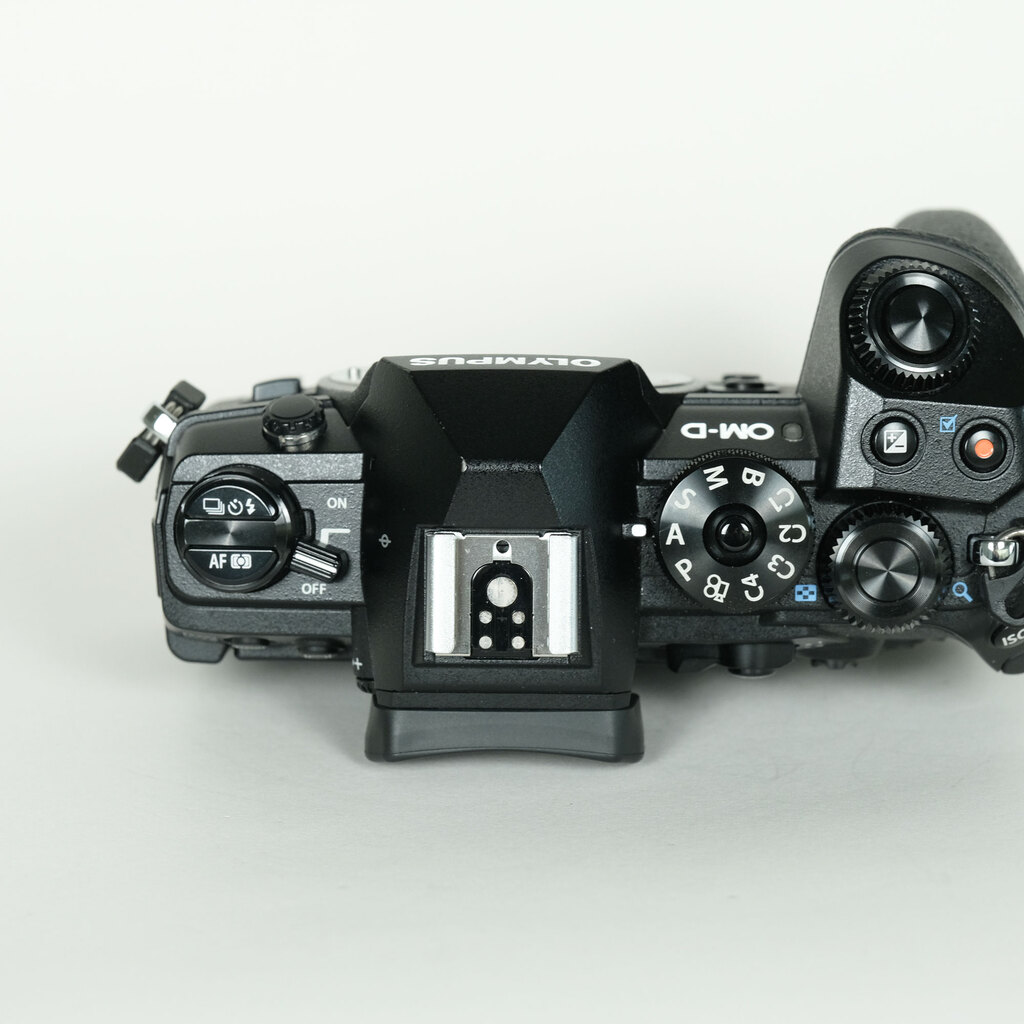 OLYMPUS OM-D E-M1 Mark III OLYMPUS OM-D E-M1 Mark III