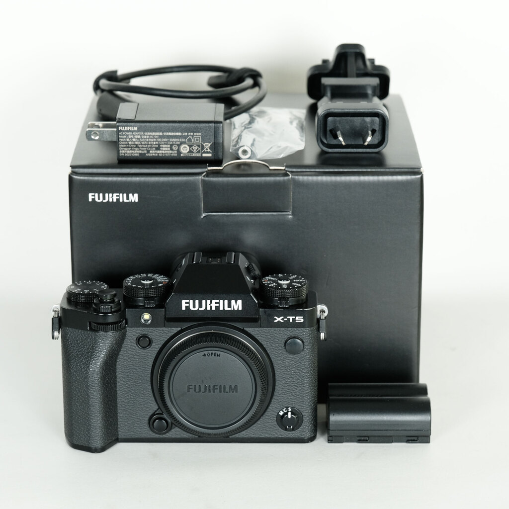 FUJIFILM X-T5