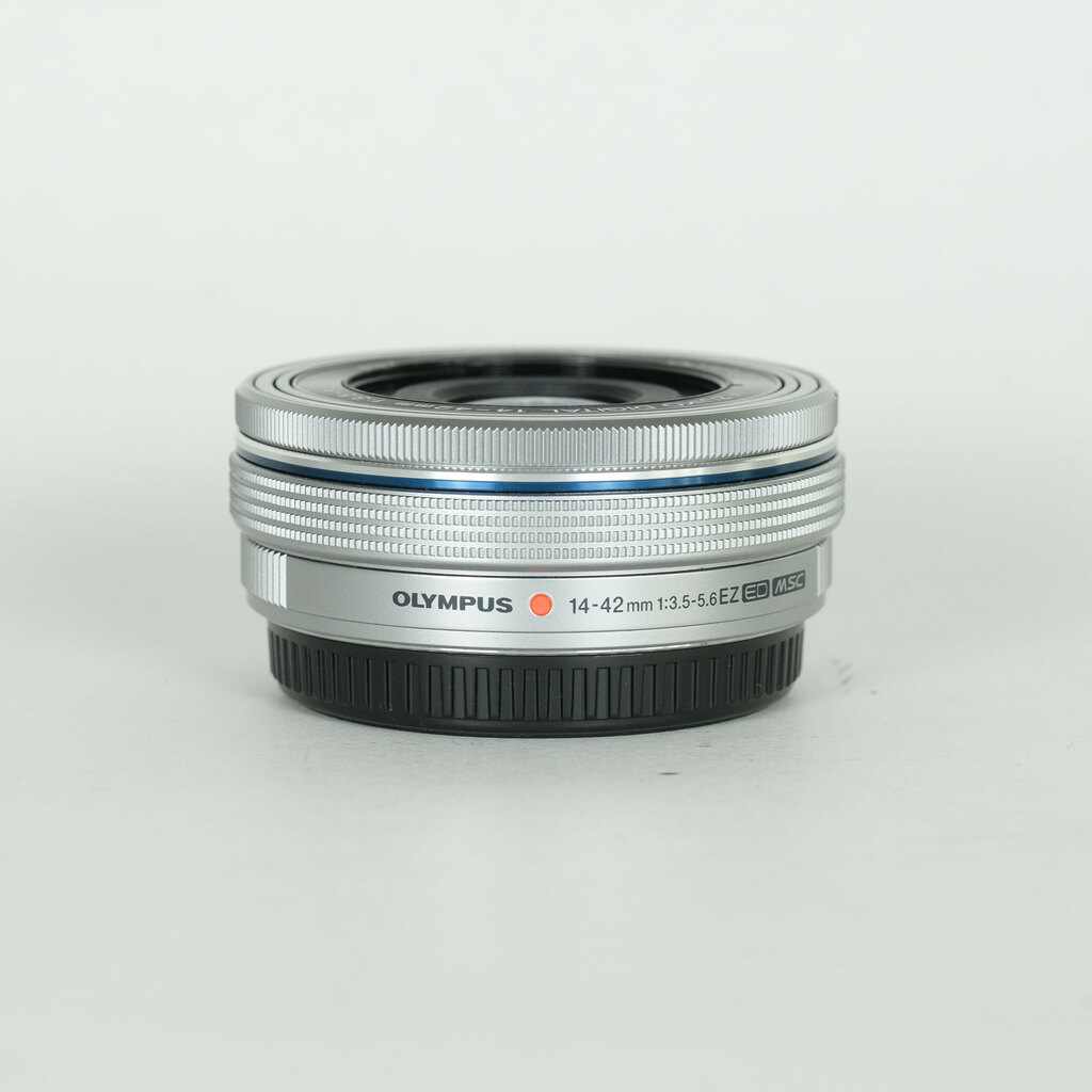 OLYMPUS M.ZUIKO DIGITAL ED 14-42mm F3.5-5.6 EZ シルバー OLYMPUS M.ZUIKO DIGITAL ED 14-42mm F3.5-5.6 EZ シルバー