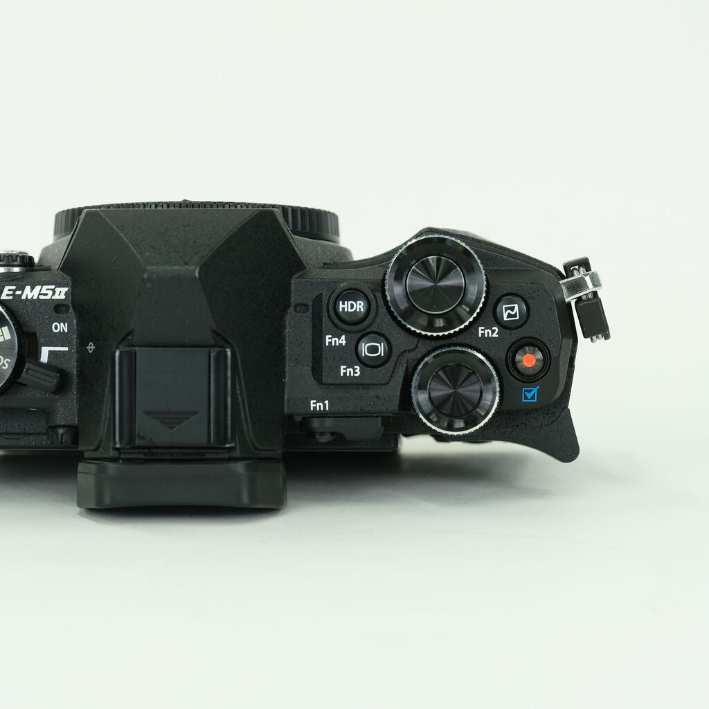 OLYMPUS OM-D E-M5 Mark II OLYMPUS OM-D E-M5 Mark II