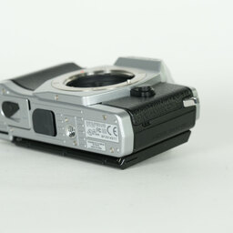 OLYMPUS OM-D E-M5 ボディ シルバー OLYMPUS OM-D E-M5 ボディ シルバー