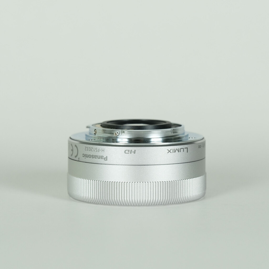 Panasonic LUMIX G VARIO 12-32mm / F3.5-5.6 ASPH. / MEGA O.I.S.の