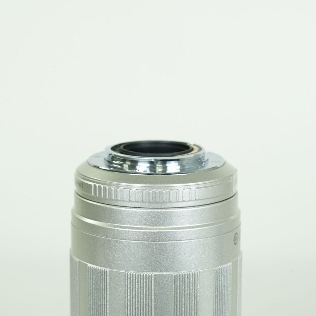 OLYMPUS M.ZUIKO ED75-300mm F4.8-6.7 シルバー