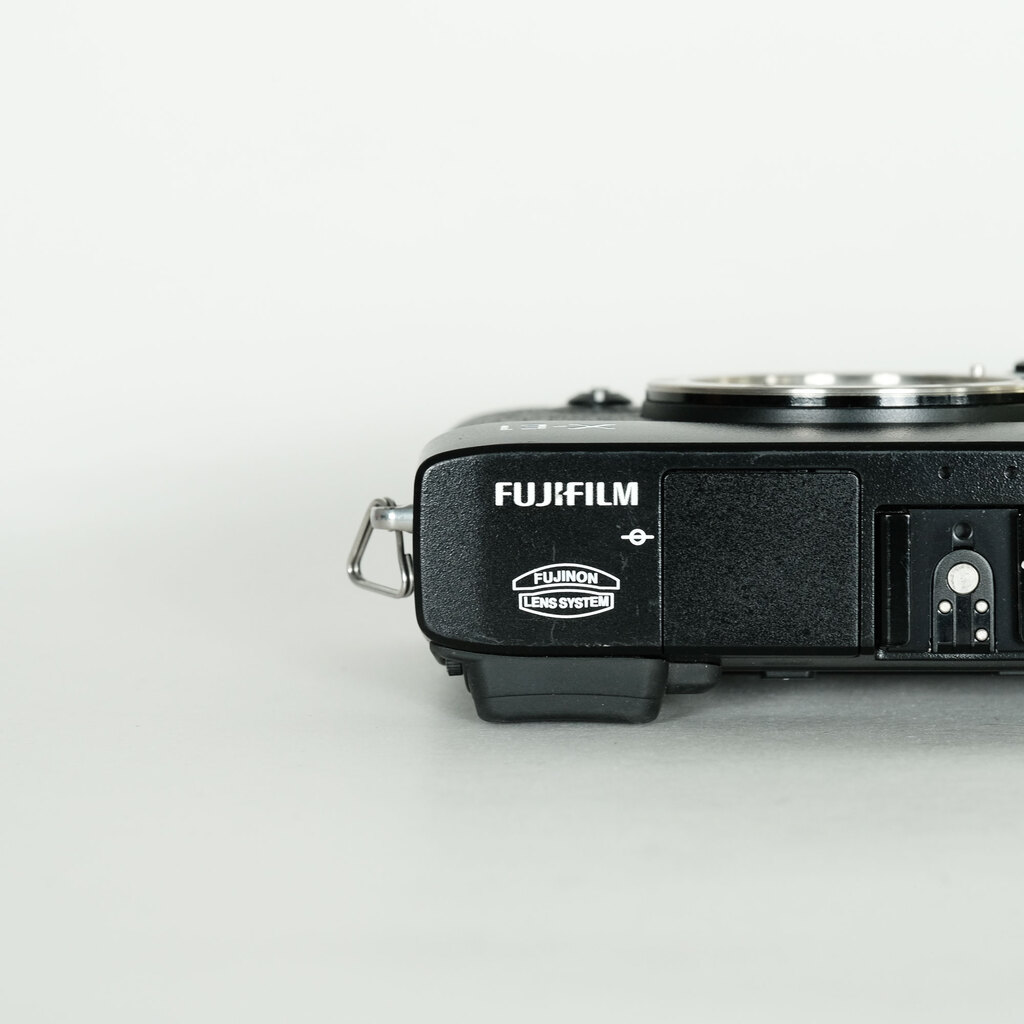 FUJIFILM X-E1 ブラックの出品 | ONE SCENE（ワンシーン）