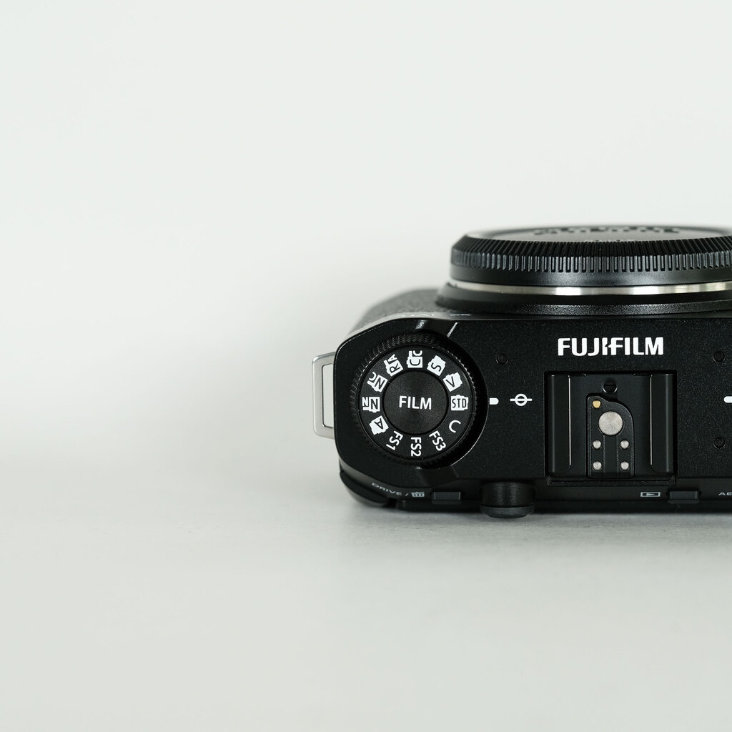 FUJIFILM X-M5