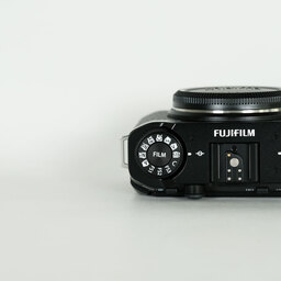 FUJIFILM X-M5