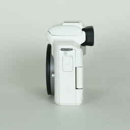 Canon EOS Kiss M Canon EOS Kiss M