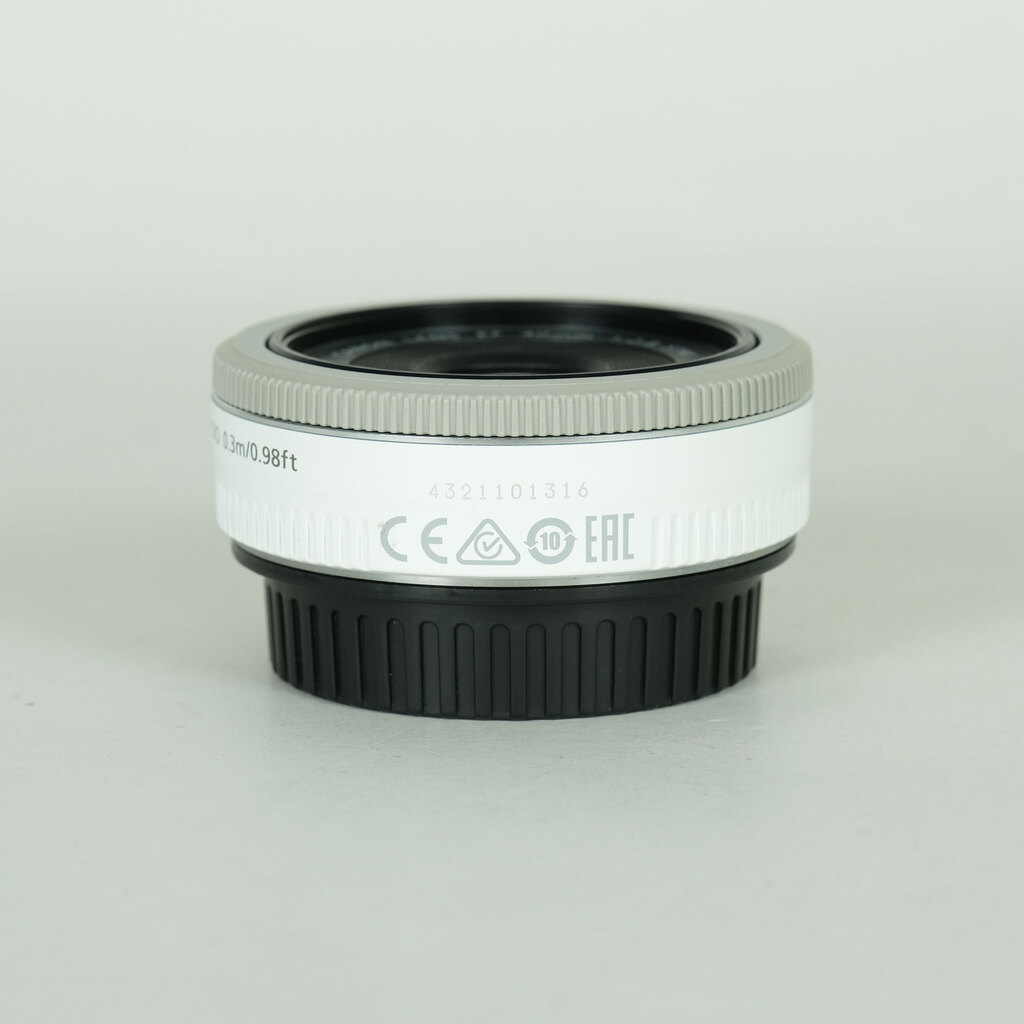 Canon EF40mm F2.8 STM ホワイトの出品 | ONE SCENE（ワンシーン）
