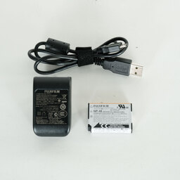 FUJIFILM XQ2 シルバー