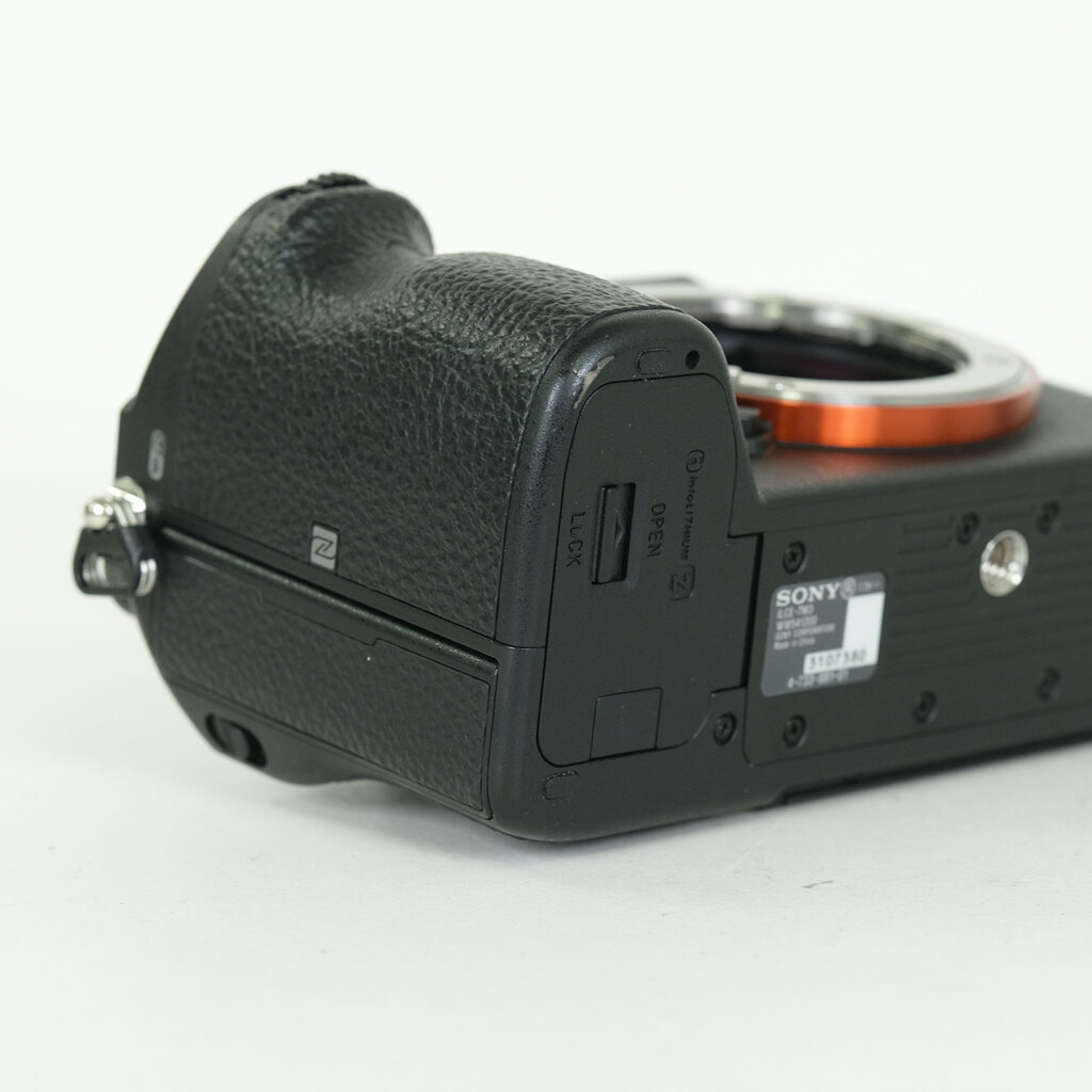 SONY α7 III(ILCE-7M3) SONY α7 III(ILCE-7M3)