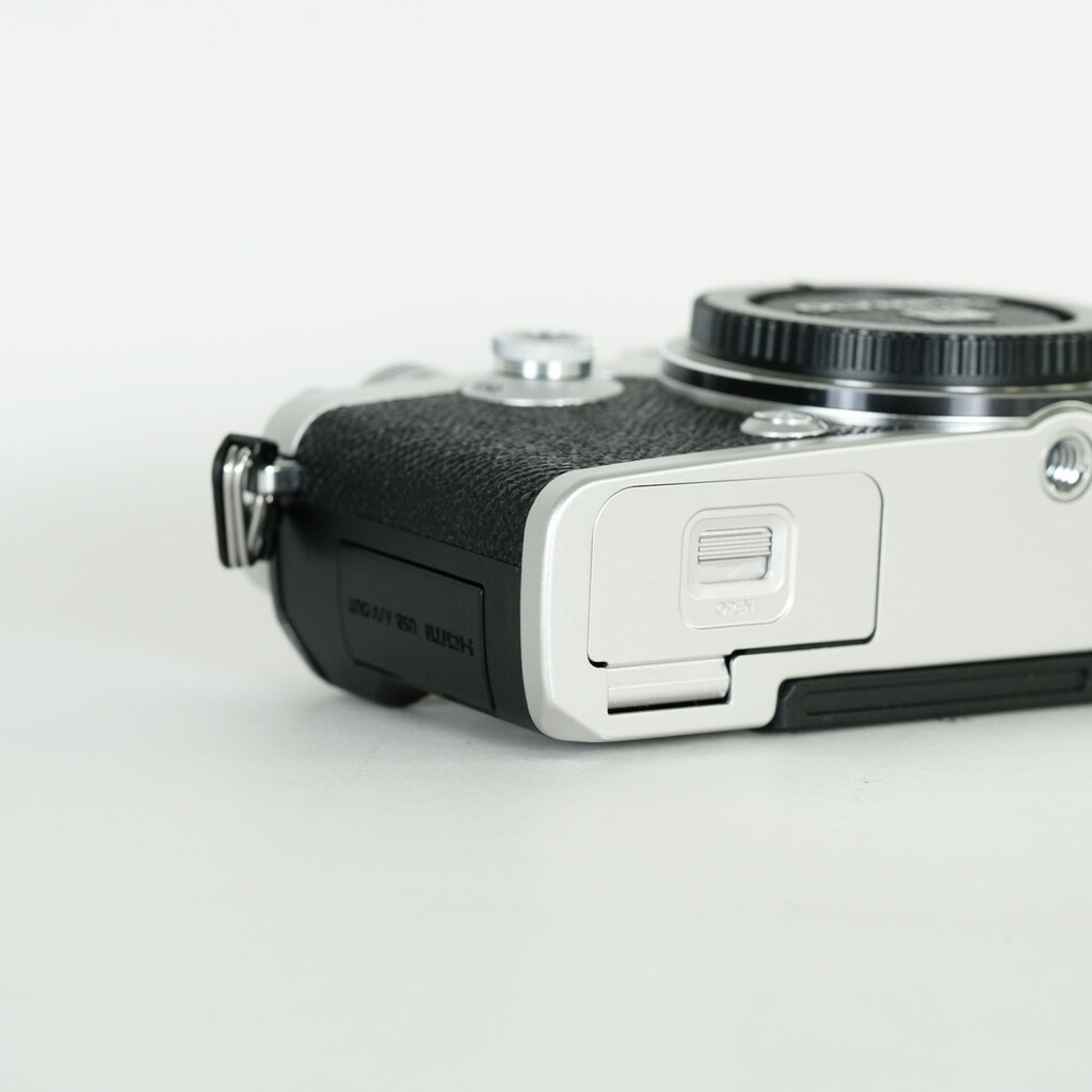 OLYMPUS PEN-F