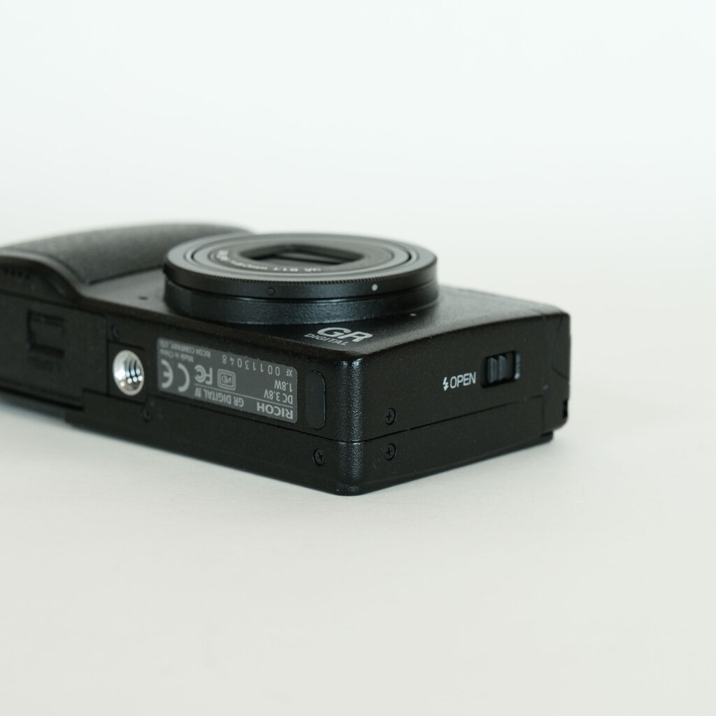 RICOH GR DIGITAL IVの出品 | ONE SCENE（ワンシーン）