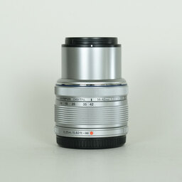 OLYMPUS M.ZUIKO DIGITAL 14-42mm F3.5-5.6IIR シルバー