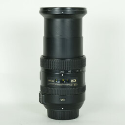 Nikon AF-S DX NIKKOR 18-200mm F3.5-5.6G ED VR II Nikon AF-S DX NIKKOR 18-200mm F3.5-5.6G ED VR II