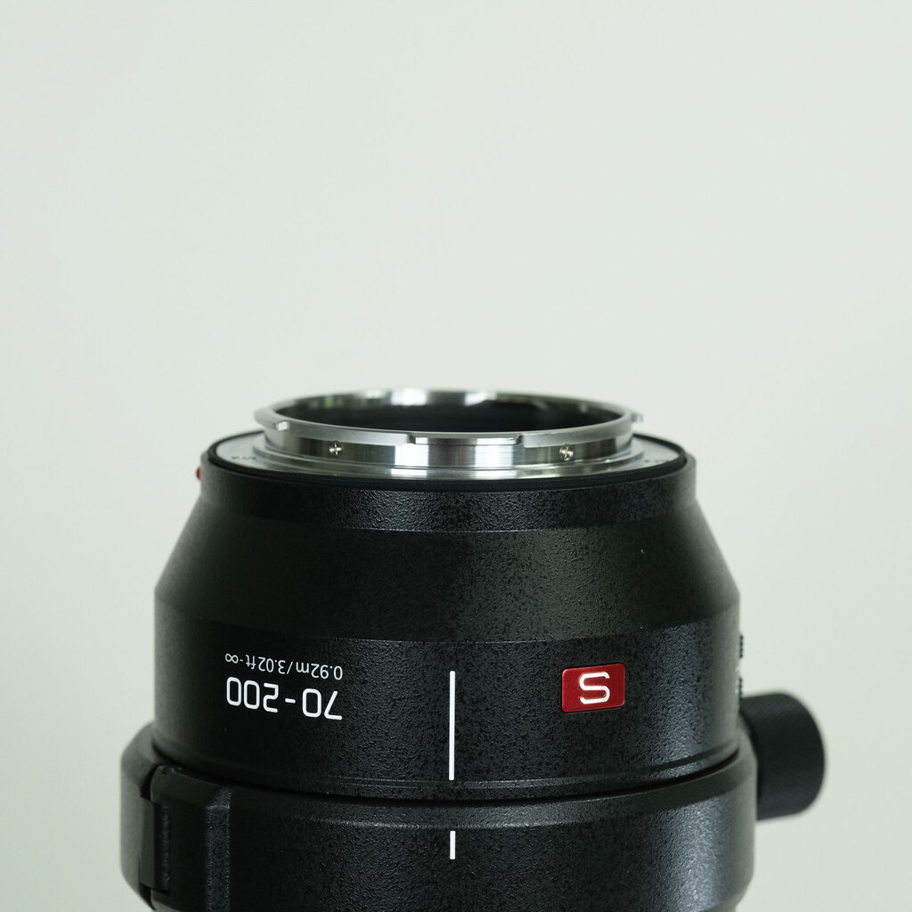 Panasonic LUMIX S PRO 70-200mm F4 O.I.S. Panasonic LUMIX S PRO 70-200mm F4 O.I.S.