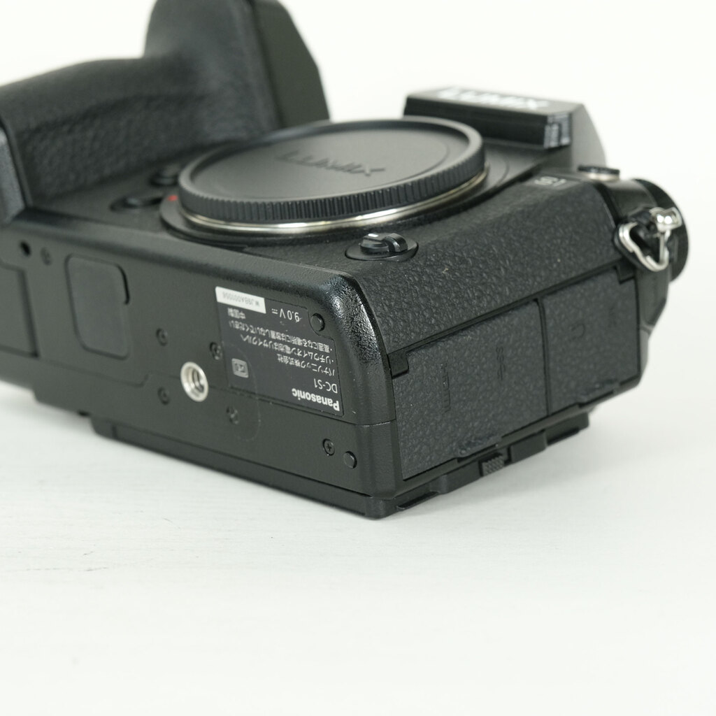 Panasonic LUMIX DC-S1 Panasonic LUMIX DC-S1