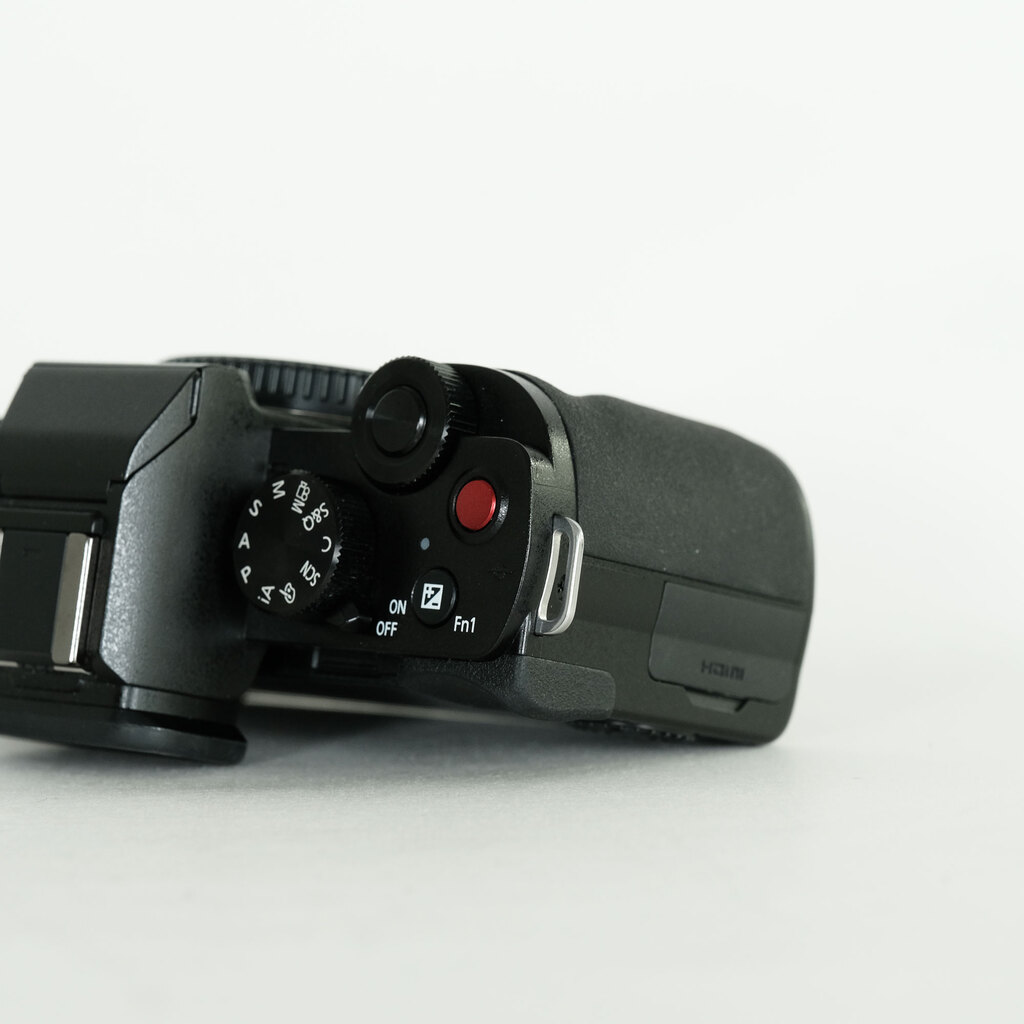 Panasonic LUMIX DC-G100V 標準ズームレンズ ＋ トライポッドグリップキット