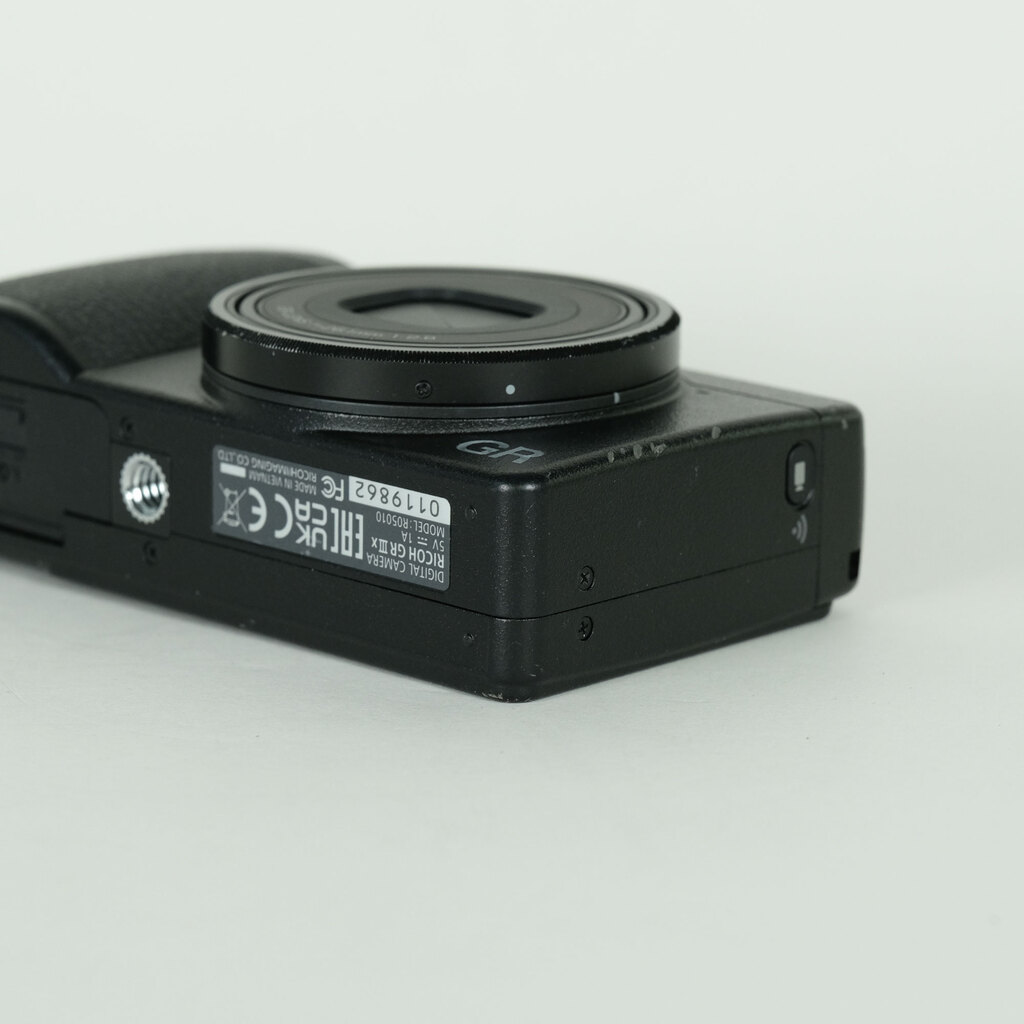 RICOH GR IIIx HDF の出品 | ONE SCENE（ワンシーン）
