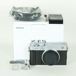 FUJIFILM X-E5