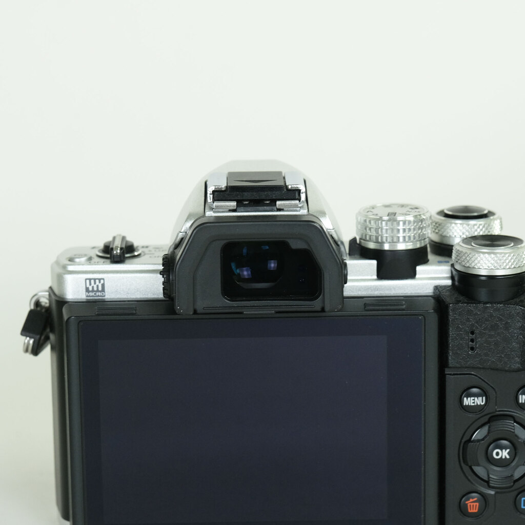 OLYMPUS OM-D E-M10 Mark II