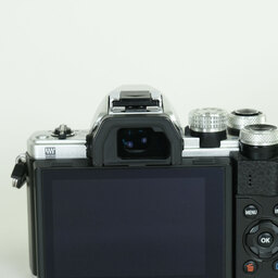 OLYMPUS OM-D E-M10 Mark II