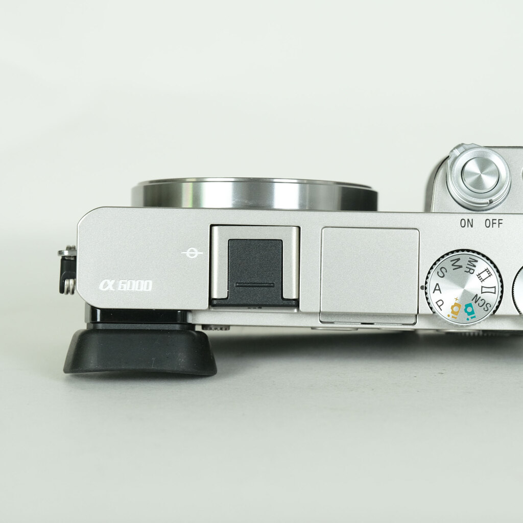 SONY α6000(ILCE-6000) SONY α6000(ILCE-6000)