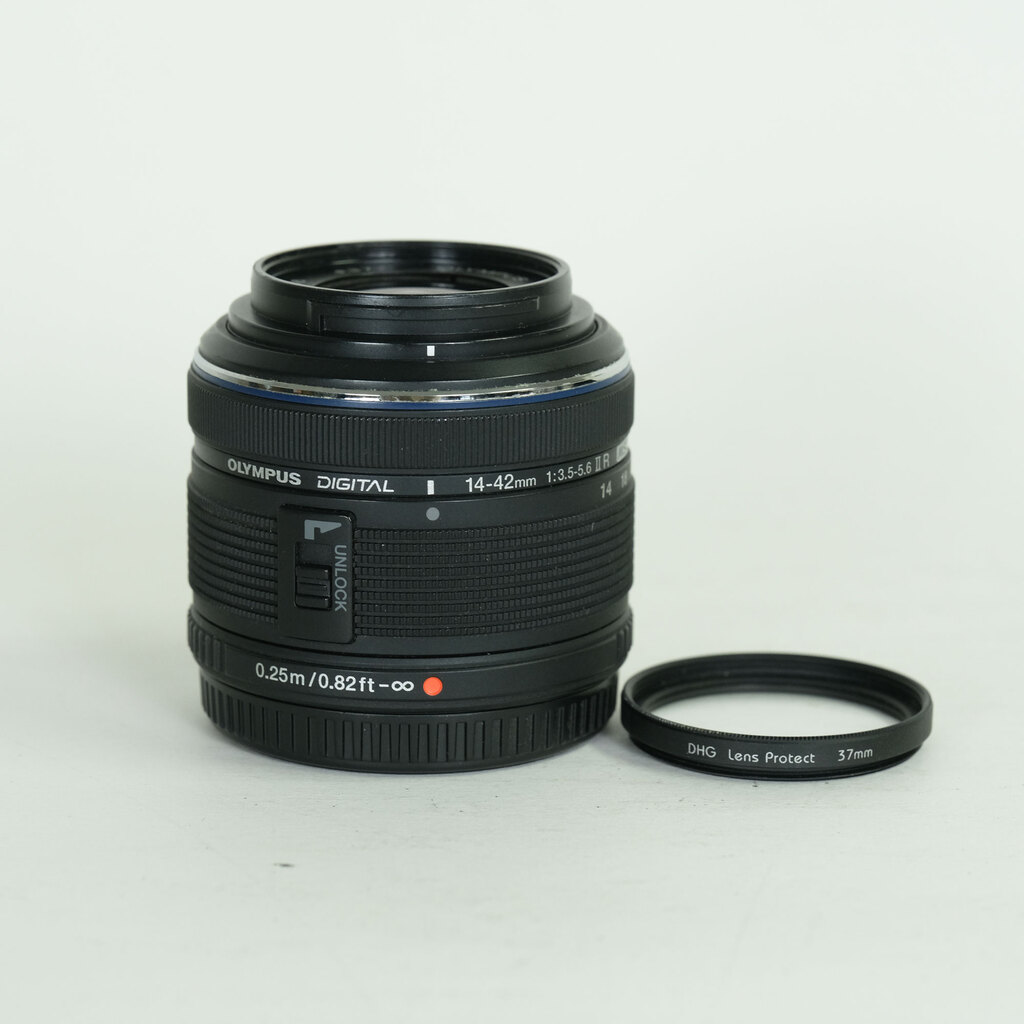 OLYMPUS M.ZUIKO DIGITAL 14-42mm F3.5-5.6IIR ブラック